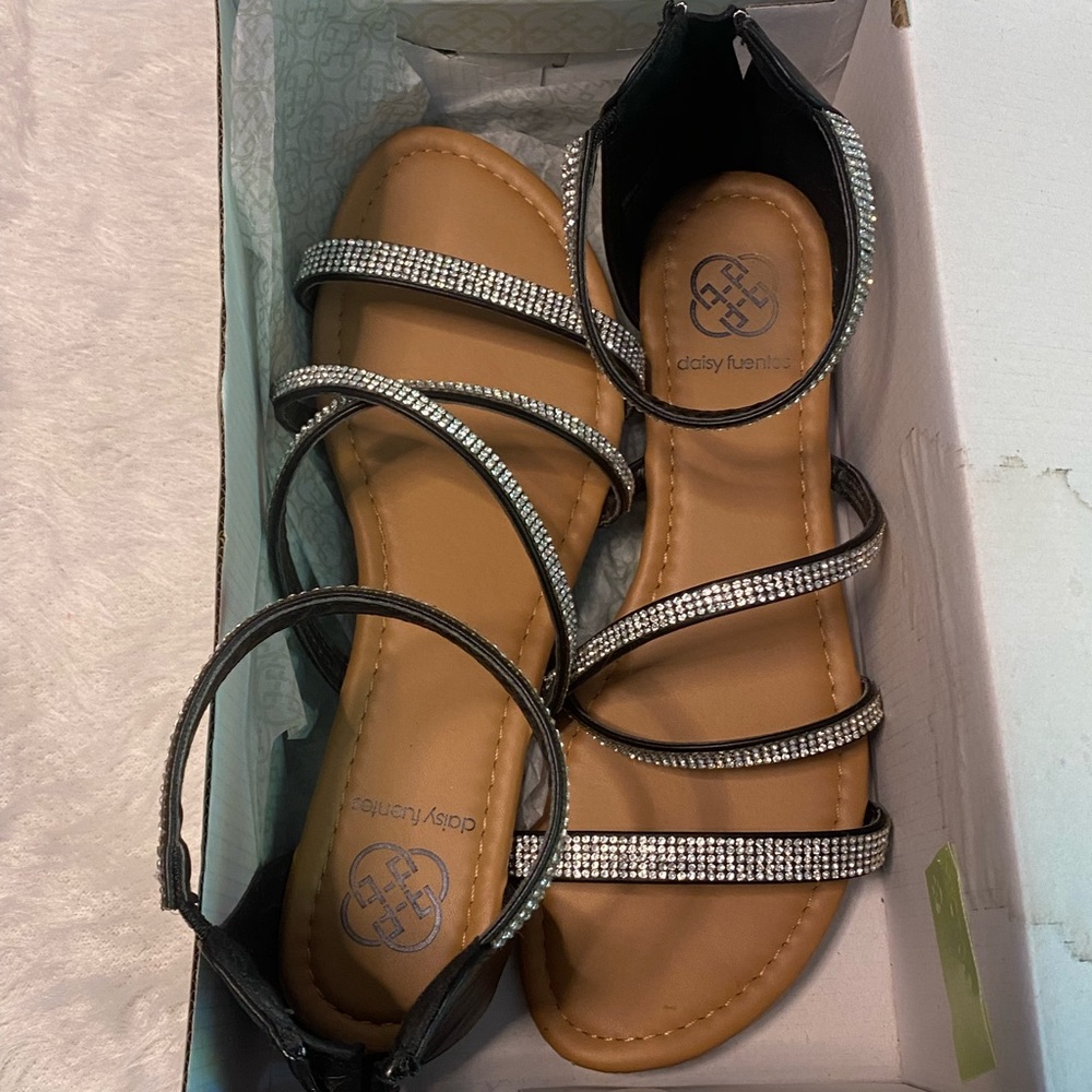 Daisy Fuentes black and bling sandals size 9